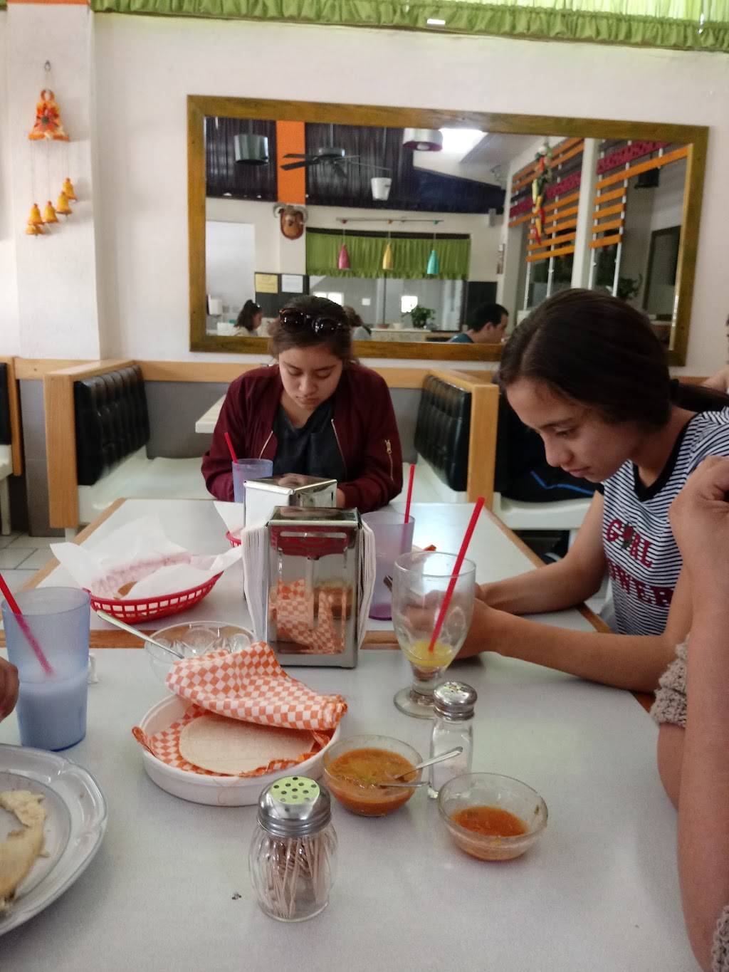 Ba-bye Restaurant | restaurant | Profr. José Gutiérrez Duran, Downey, 21450 Tecate, B.C., Mexico | 016658454894 OR +52 665 845 4894