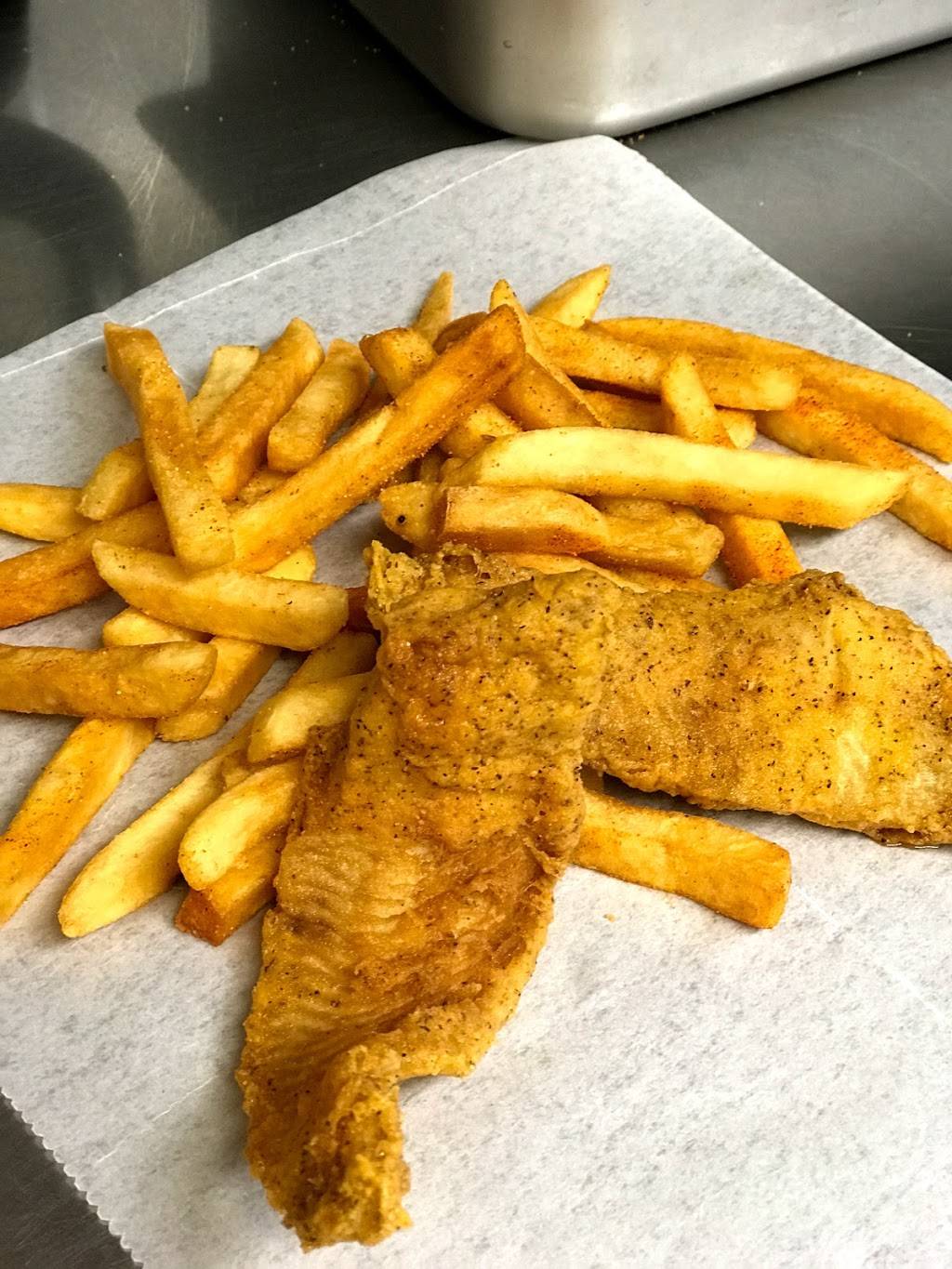 Chicken Shack | restaurant | 425 Hooker Rd Unit #104, Greenville, NC 27834, USA | 2526895978 OR +1 252-689-5978