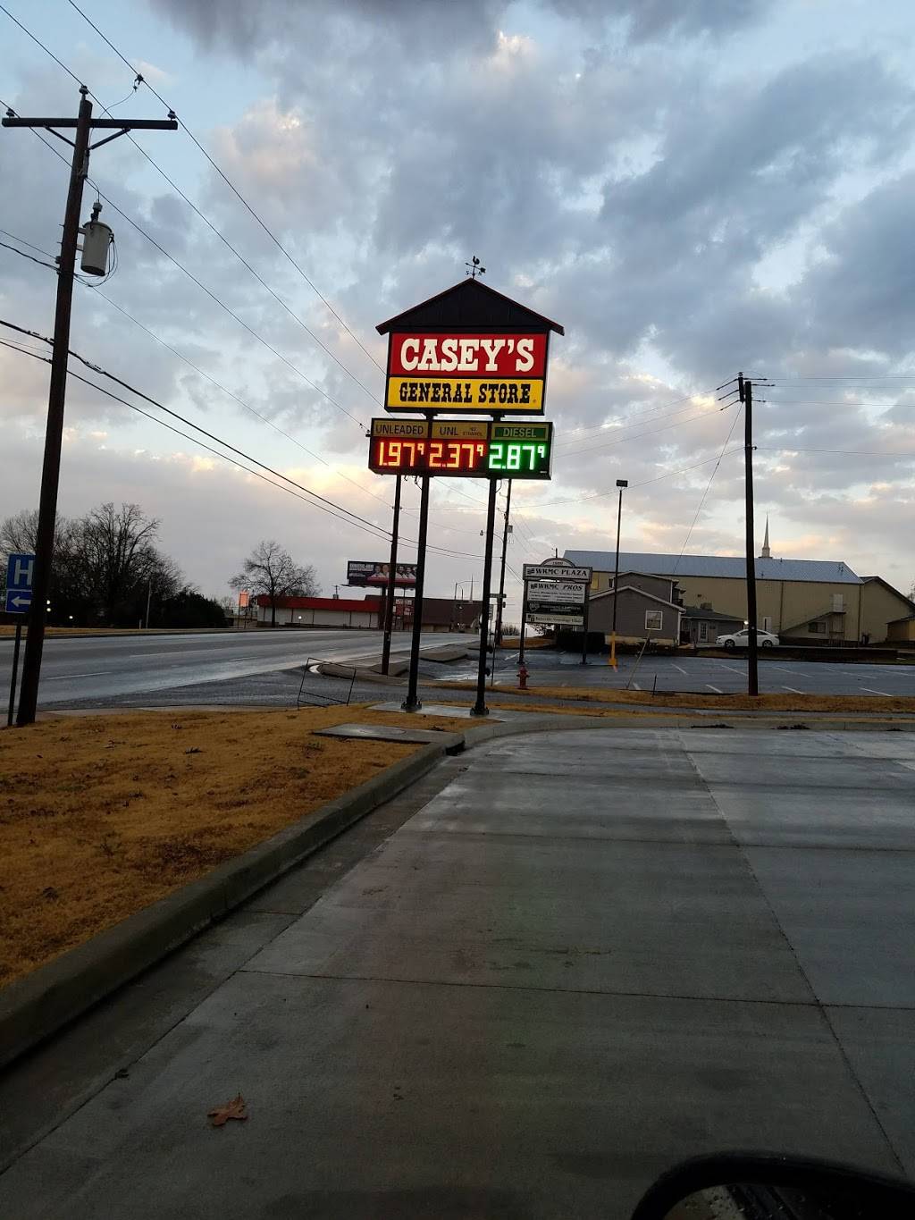 Caseys | meal takeaway | 1701 Harrison St, Batesville, AR 72501, USA | 8707930065 OR +1 870-793-0065