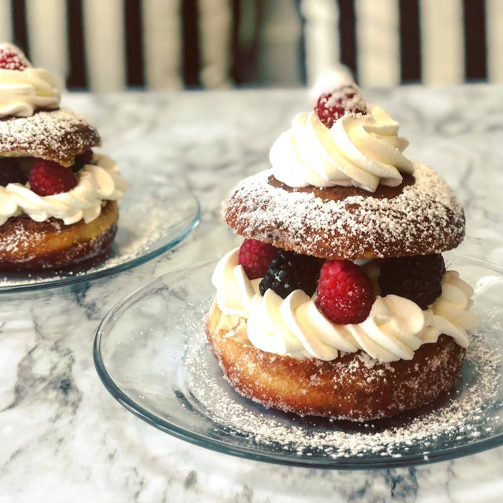 Astoria Café & Bakery | restaurant | 2954 W Irving Park Rd, Chicago, IL 60618, USA | 7736541033 OR +1 773-654-1033