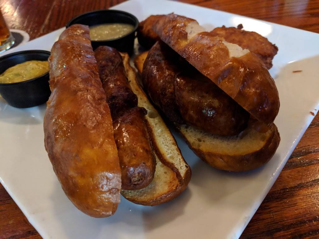 Valhalla Crossing | restaurant | 2 Cleveland St, Valhalla, NY 10595, USA | 9146824076 OR +1 914-682-4076