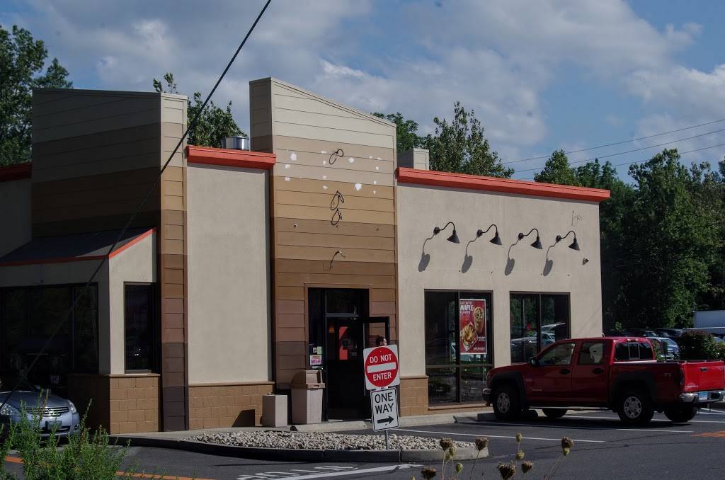 Dunkin | bakery | 648 S Main St, Middletown, CT 06457, USA | 8603439626 OR +1 860-343-9626