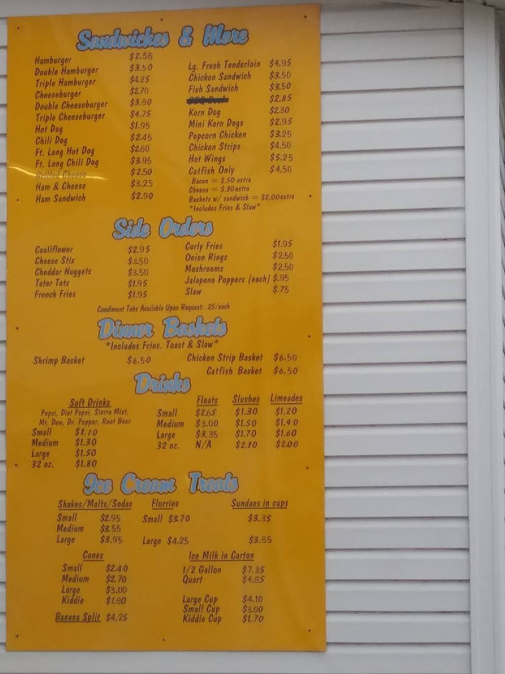 Cree-Mee Freeze | restaurant | 100 S Main St, Concordia, MO 64020, USA | 6604632272 OR +1 660-463-2272