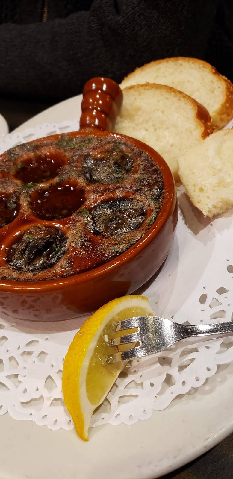 The Buttery | restaurant | 17565 Yonge St, Newmarket, ON L3Y 5H6, Canada | 9058360303 OR +1 905-836-0303