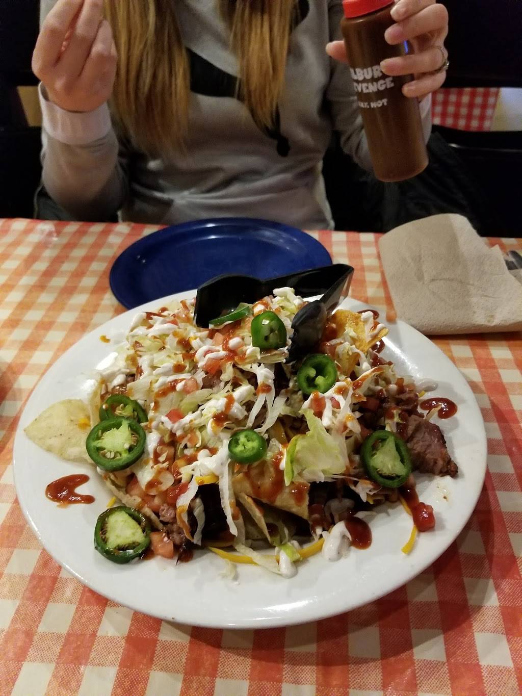 Famous Daves Bar-B-Que | restaurant | 1631 W Lake St, Addison, IL 60101, USA | 6302610100 OR +1 630-261-0100