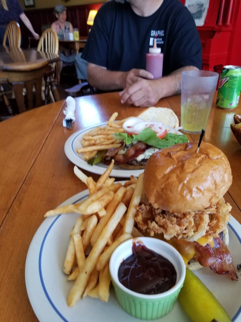 Aunt Ozies Cafe | restaurant | 200 Main St, Loganville, WI 53943, USA | 6087272868 OR +1 608-727-2868