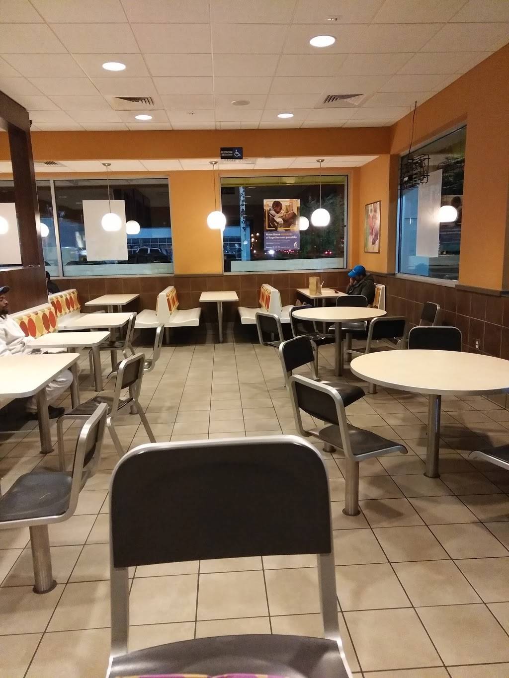 McDonalds | cafe | 3068 S Perkins Rd, Memphis, TN 38118, USA | 9013657570 OR +1 901-365-7570