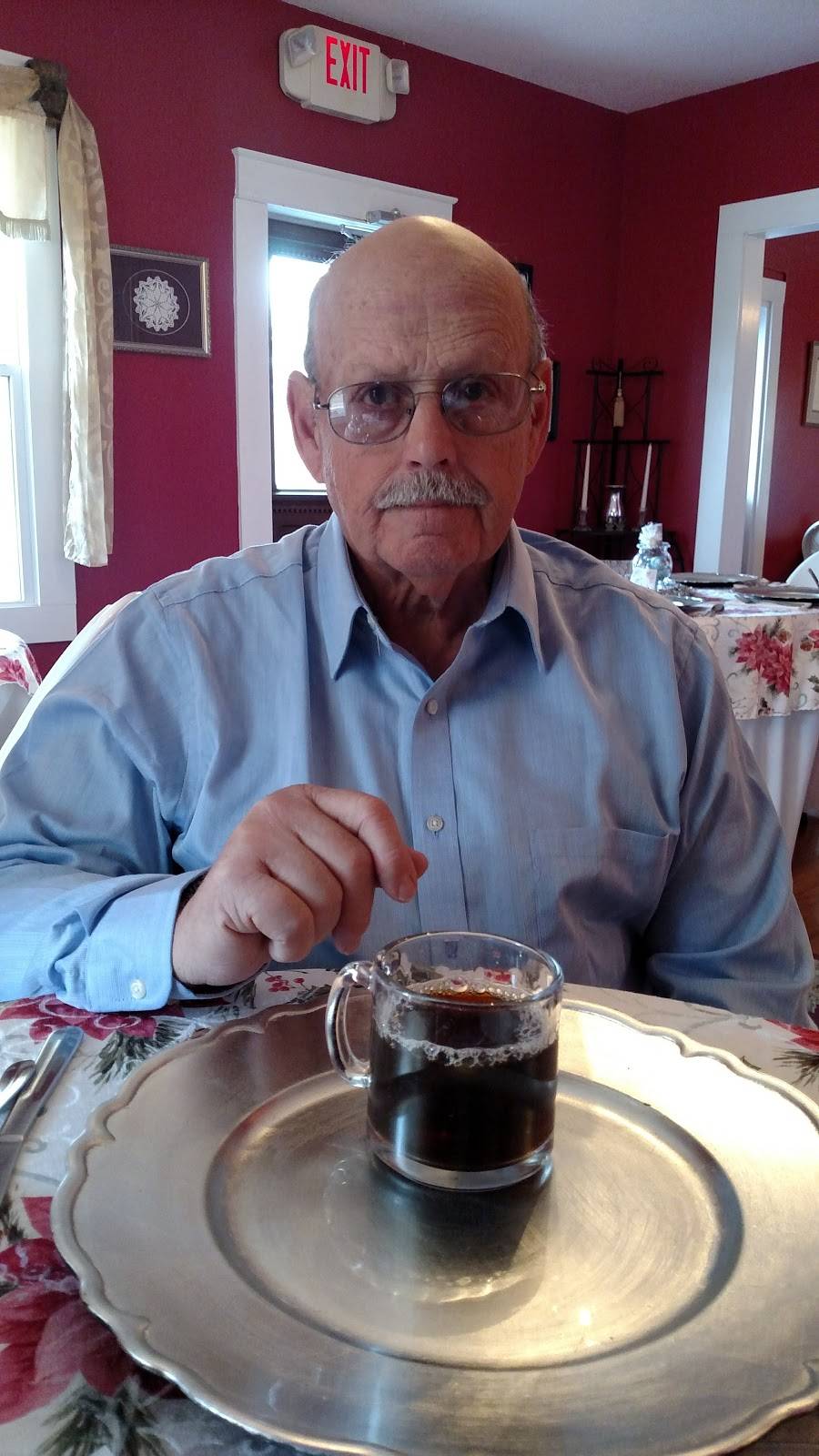 Patch Manor | restaurant | 201 S Ramsey St, Manchester, TN 37355, USA | 9317284430 OR +1 931-728-4430