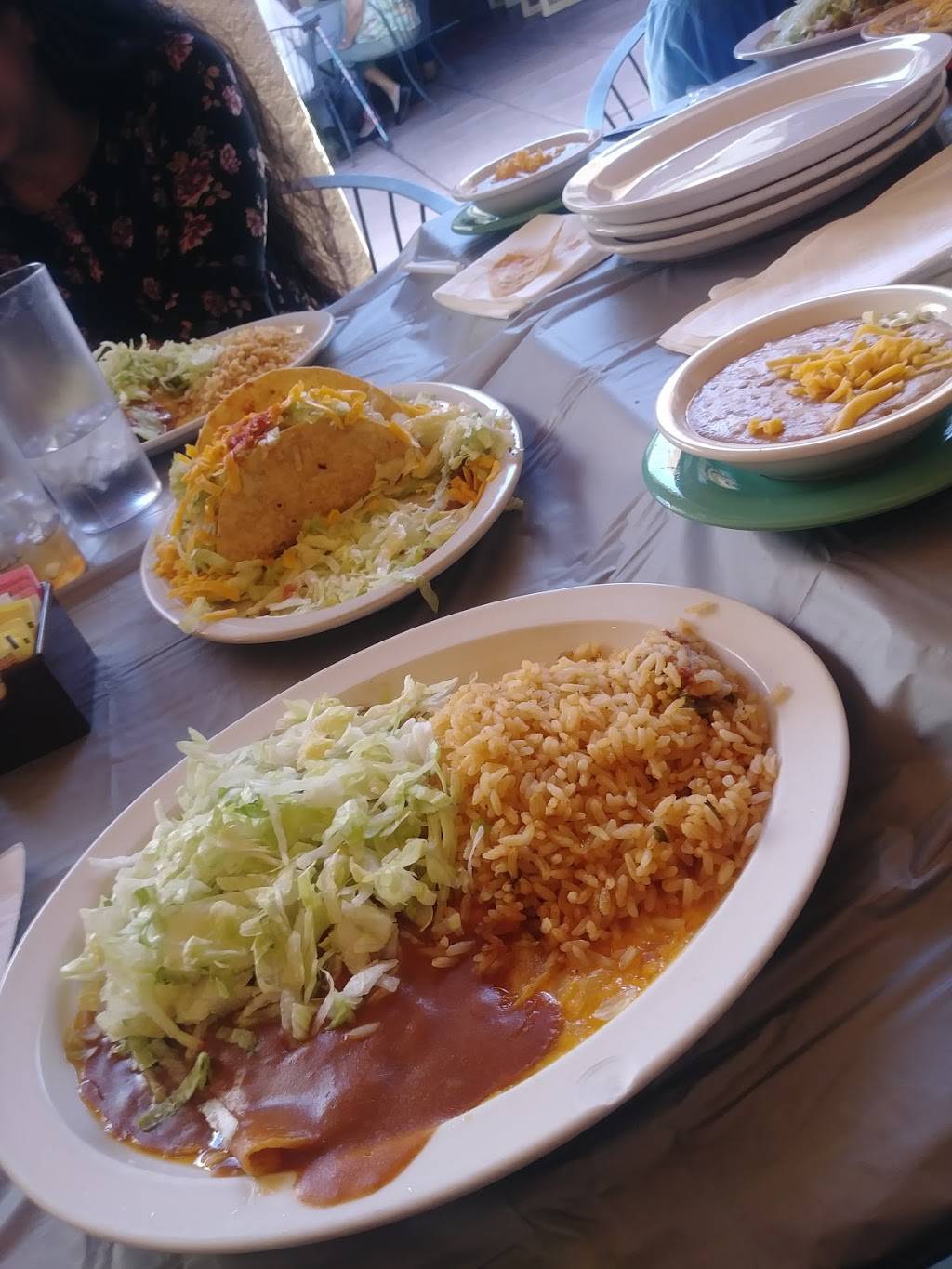 La Casita De Molina | restaurant | 3220 W Valencia Rd, Tucson, AZ 85746, USA | 5208838152 OR +1 520-883-8152