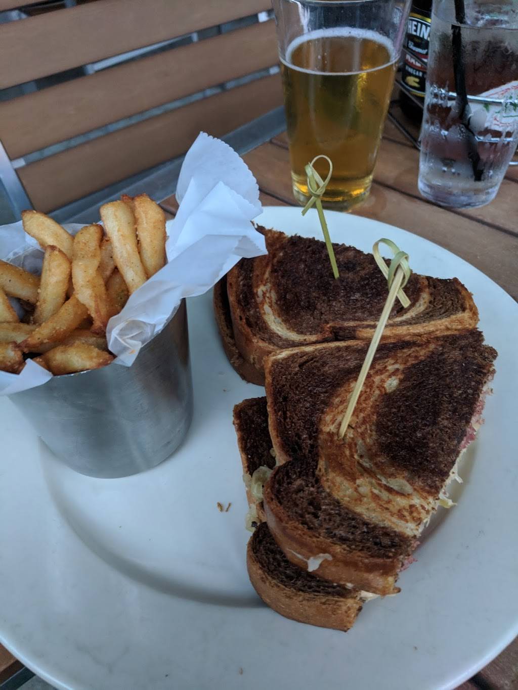 The Gooses Acre | restaurant | 21 Waterway Ave #140, The Woodlands, TX 77380, USA | 2814661502 OR +1 281-466-1502