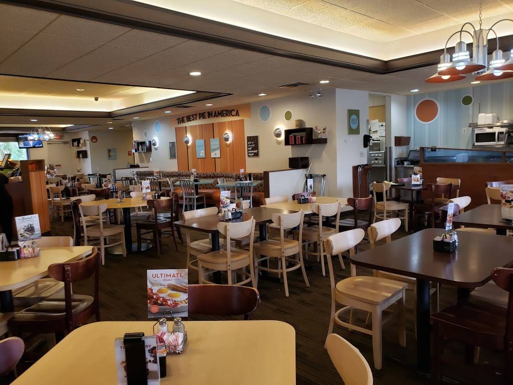 Village Inn | bakery | 6275 Westwood Blvd, Orlando, FL 32821, USA | 4073521997 OR +1 407-352-1997
