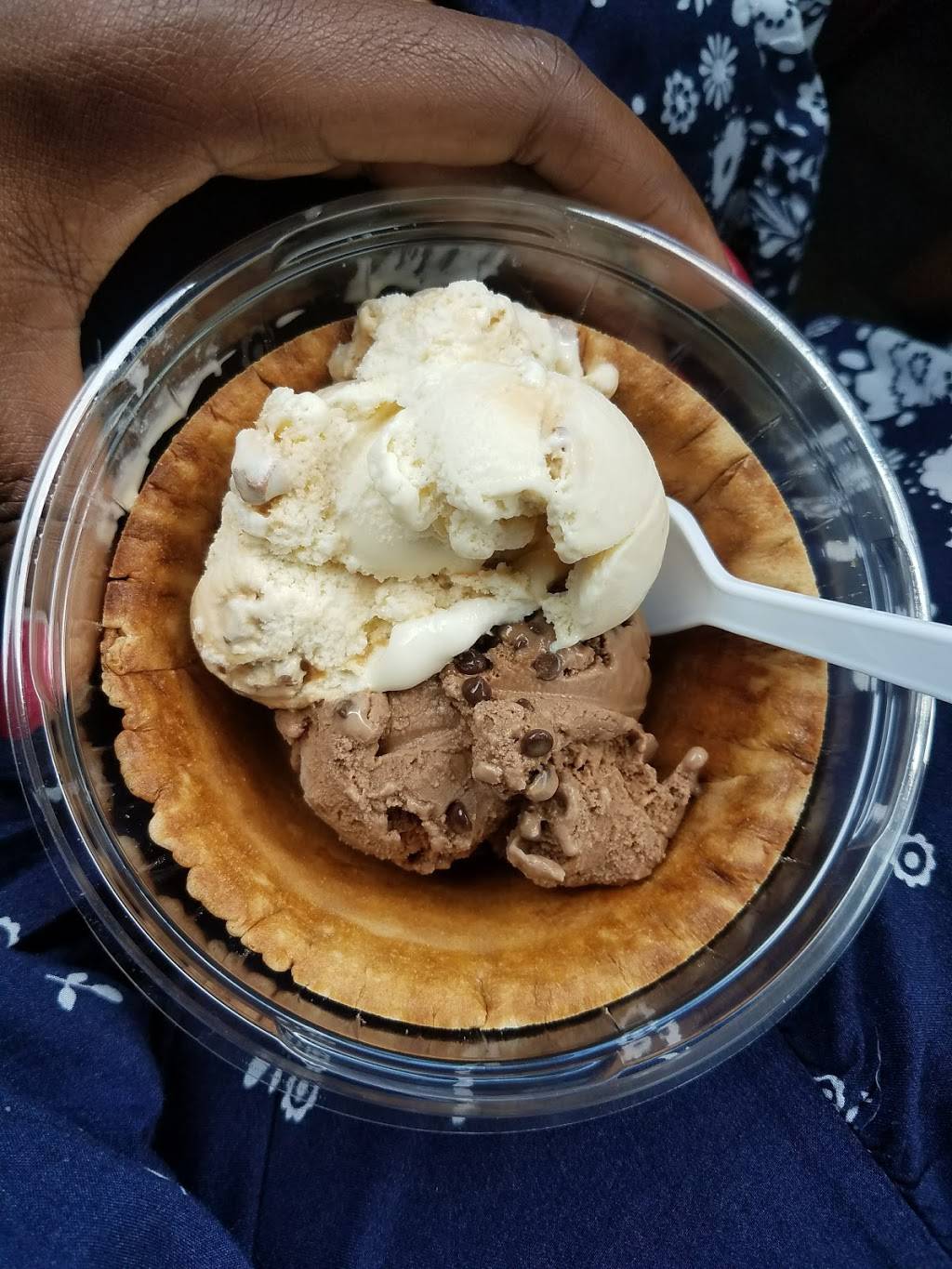 Ritas Italian Ice & Frozen Custard | restaurant | 2116 W Henderson Rd, Columbus, OH 43220, USA | 6144577290 OR +1 614-457-7290