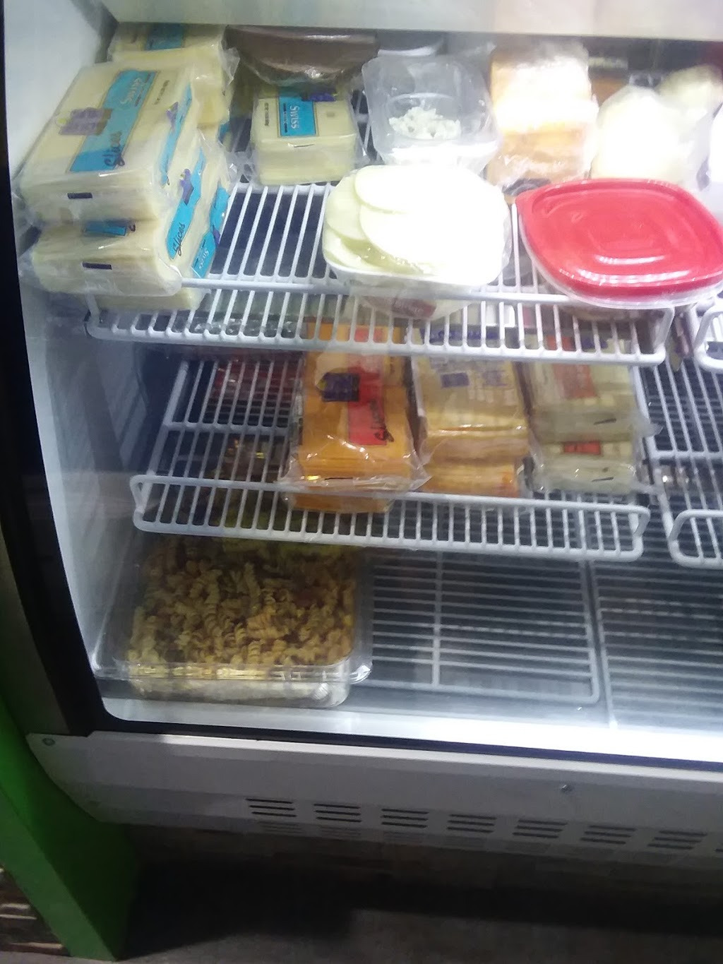 BJs Deli & Cafe | restaurant | 10333 Eight Mile Rd, Detroit, MI 48221, USA | 3133976598 OR +1 313-397-6598