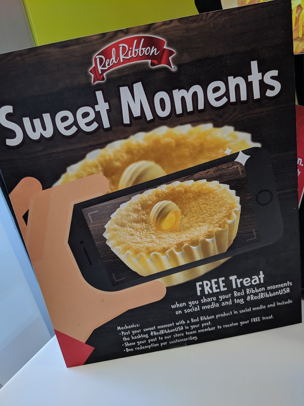 Red Ribbon | bakery | 5033 N Elston Ave Suite 102L, Chicago, IL 60630, USA | 7736855888 OR +1 773-685-5888