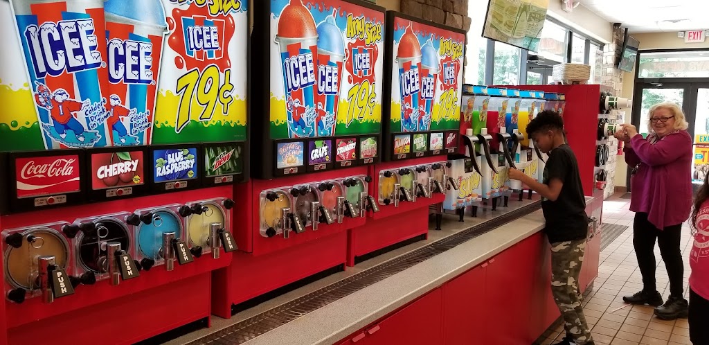 Dodges - Jackson 2 | restaurant | 2670 N Highland Ave, Jackson, TN 38305, USA | 7317364155 OR +1 731-736-4155