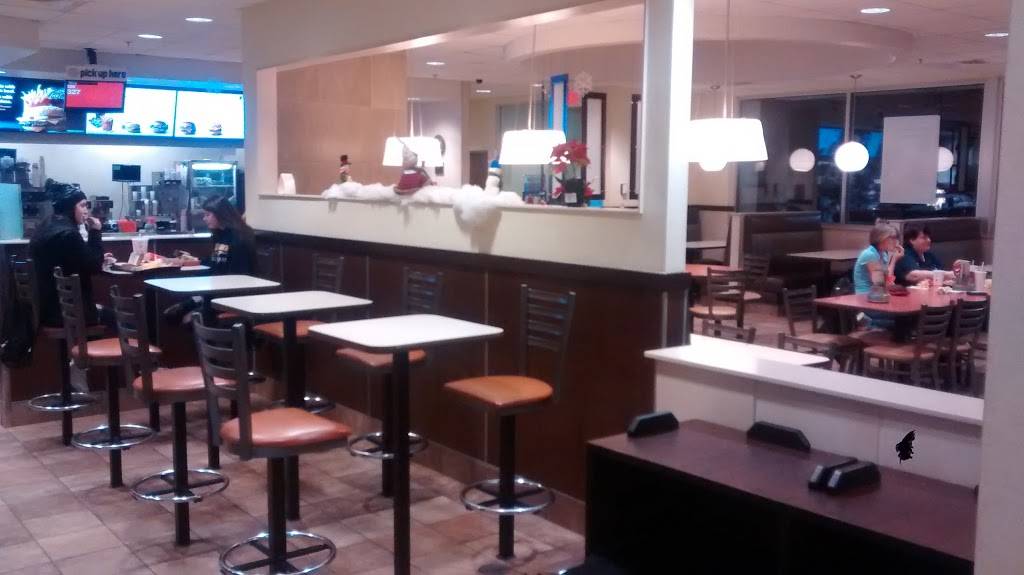 McDonalds | cafe | 777 N Perry St, Ottawa, OH 45875, USA | 4195233533 OR +1 419-523-3533