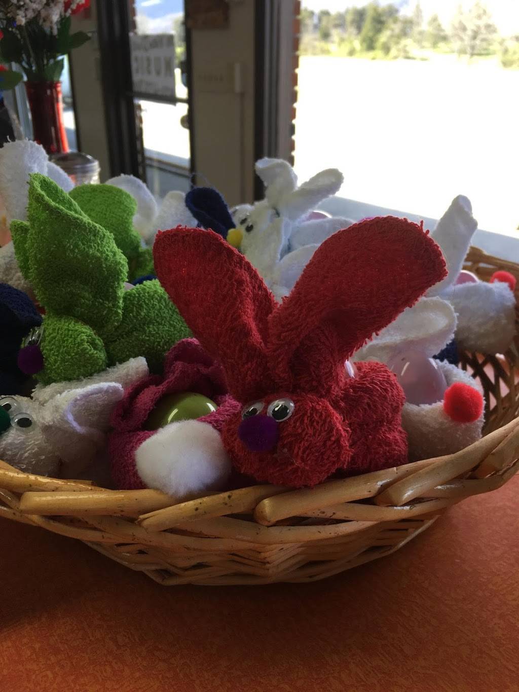 Dianas Diner formerly Walkers | restaurant | 5782 General Carl W Stiner Hwy, LaFollette, TN 37766, USA | 4235624224 OR +1 423-562-4224