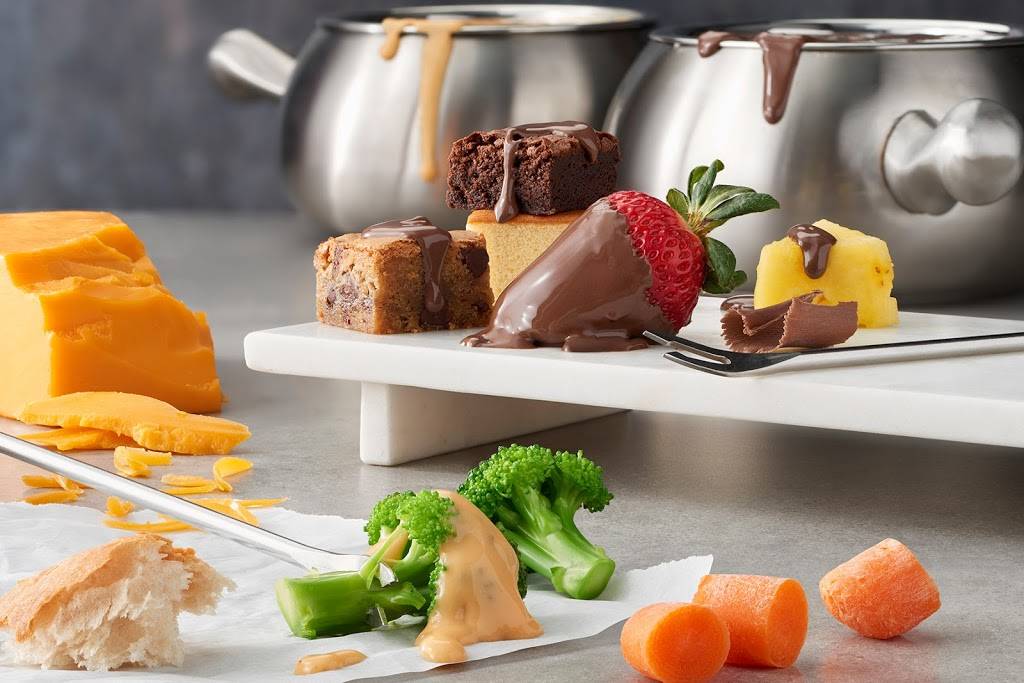 The Melting Pot | restaurant | 450 Ward Pkwy, Kansas City, MO 64112, USA | 8169316358 OR +1 816-931-6358