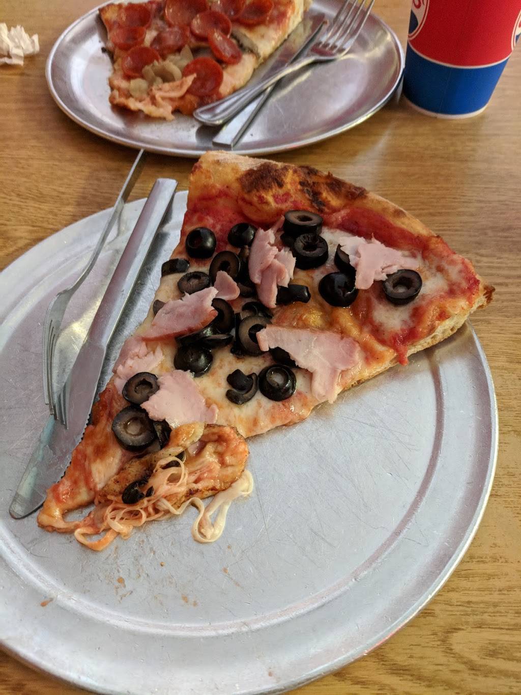 Fioris Pizzaria | restaurant | 103 Capital Ave, Pittsburgh, PA 15226, USA | 4123437788 OR +1 412-343-7788