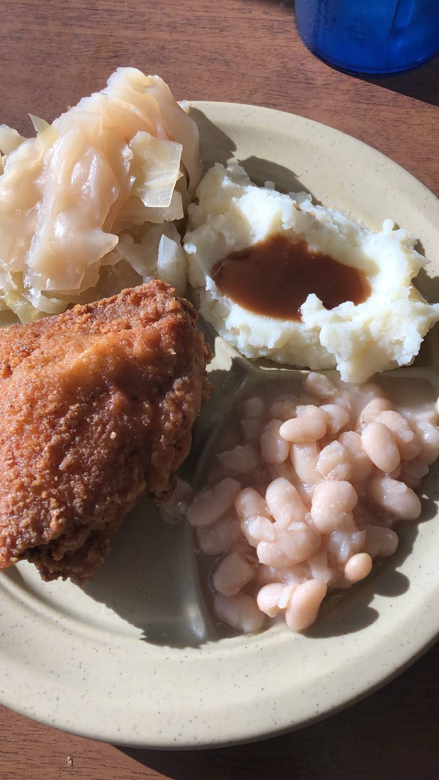 Emmas Family Restaurant | restaurant | 82 Paradise St, Manchester, TN 37355, USA | 9317234701 OR +1 931-723-4701