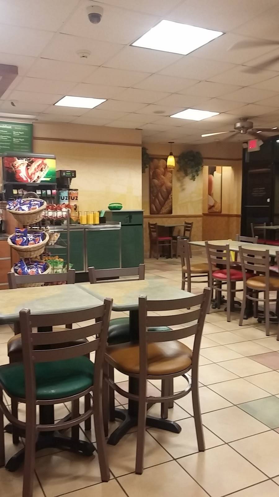 Subway | restaurant | 1700 S Memorial Dr, New Castle, IN 47362, USA | 7655291626 OR +1 765-529-1626