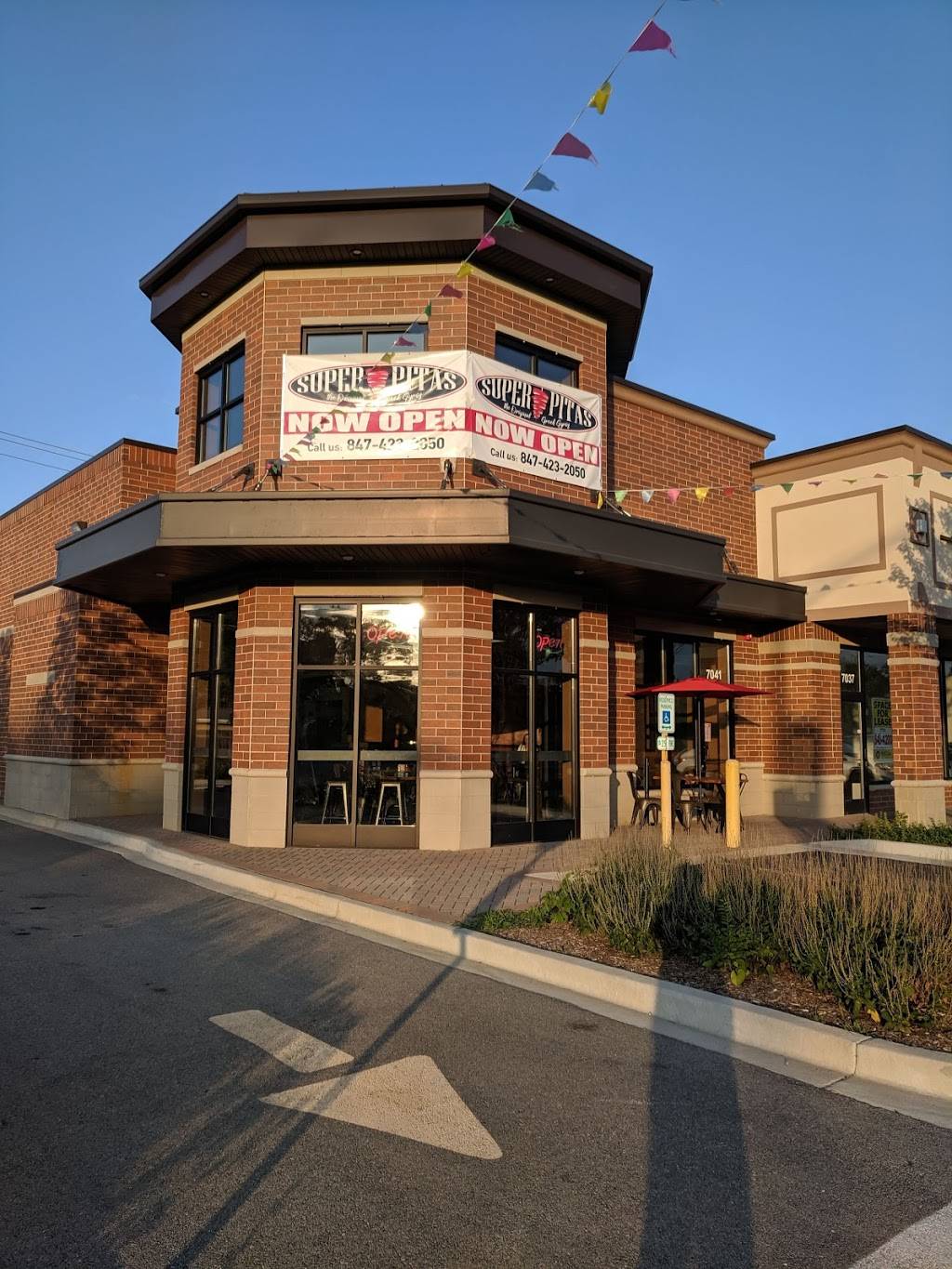 Super Pitas | restaurant | 7041 N Milwaukee Ave, Niles, IL 60714, USA | 8474232050 OR +1 847-423-2050