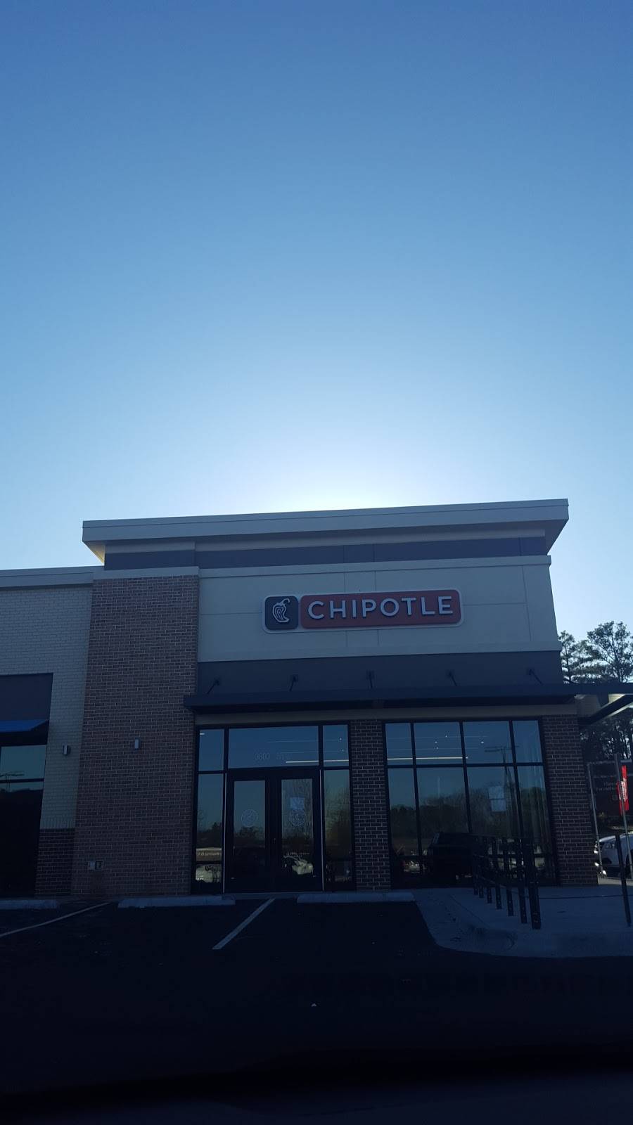 Chipotle Mexican Grill | restaurant | 3800 N Roxboro St, Durham, NC 27704, USA | 9194711662 OR +1 919-471-1662