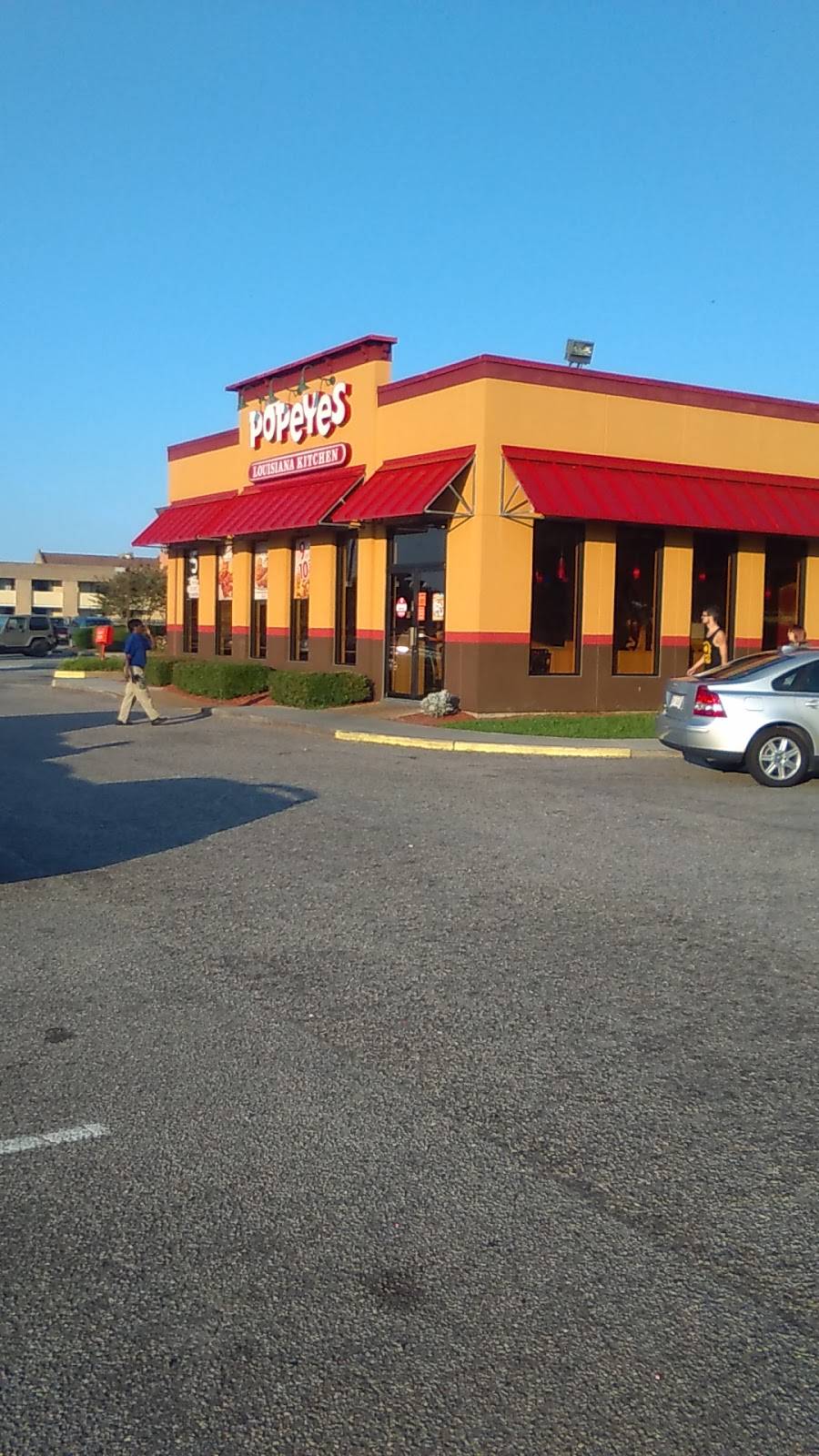 Popeyes Louisiana Kitchen | restaurant | 812 Lynnhaven Pkwy, Virginia Beach, VA 23452, USA | 7574685812 OR +1 757-468-5812
