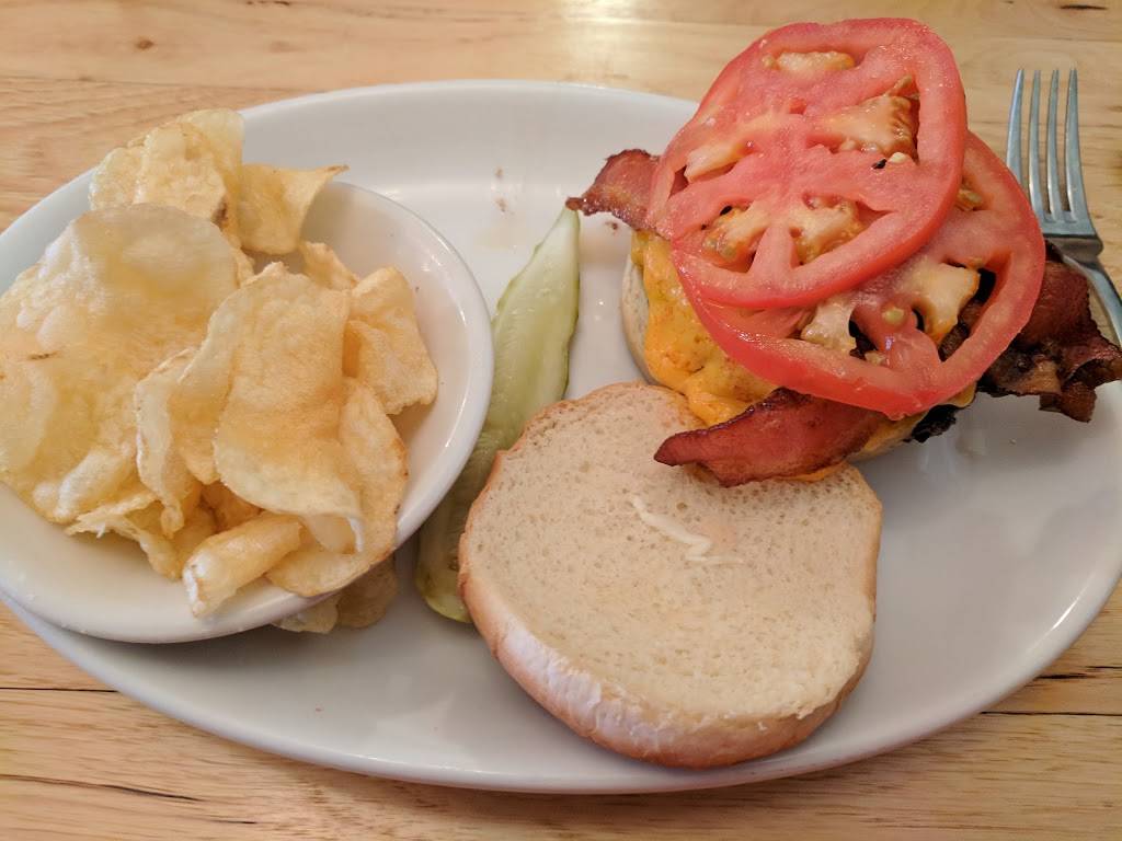 Chatham Public House | restaurant | 33 Main St, Chatham, VA 24531, USA | 4344332622 OR +1 434-433-2622