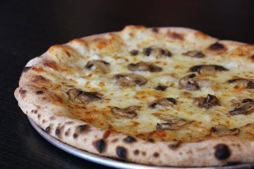 Magoos Pizza | restaurant | 3301 Wible Rd, Bakersfield, CA 93309, USA | 6618327000 OR +1 661-832-7000