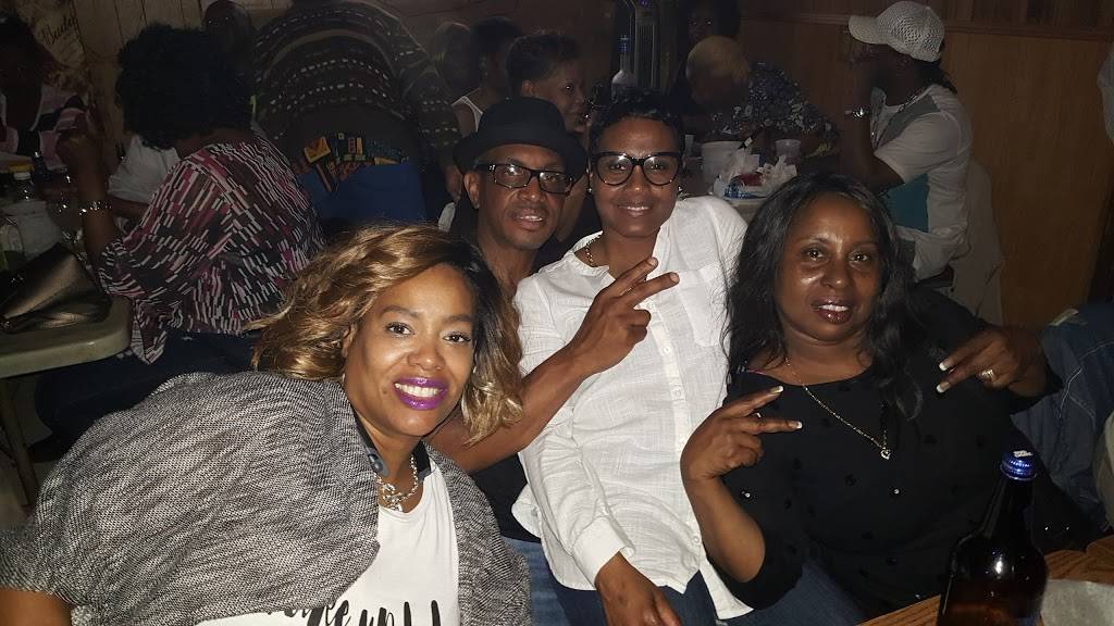 C & J Barbecue | restaurant | 2019 E Person Ave, Memphis, TN 38114, USA | 9017746696 OR +1 901-774-6696