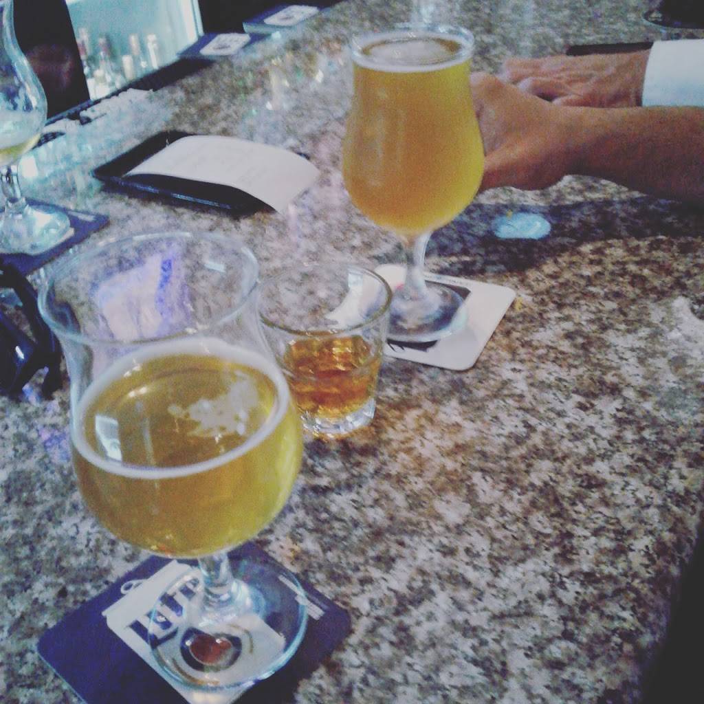 The Glen Bar & Grill | restaurant | 13132 Garden Grove Blvd, Garden Grove, CA 92843, USA | 7146631775 OR +1 714-663-1775