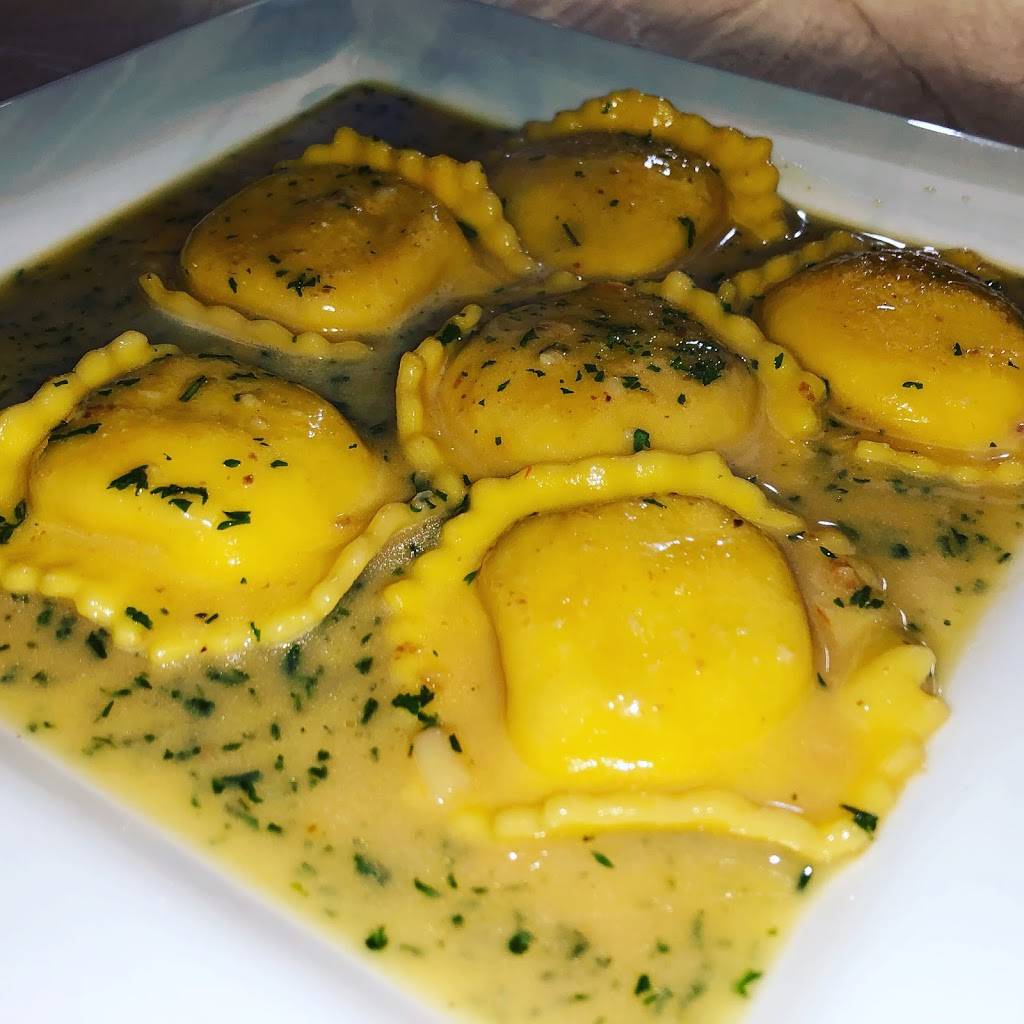 Volare Italian Restaurant | restaurant | 3902 McCullough Ave, San Antonio, TX 78212, USA | 2102513424 OR +1 210-251-3424