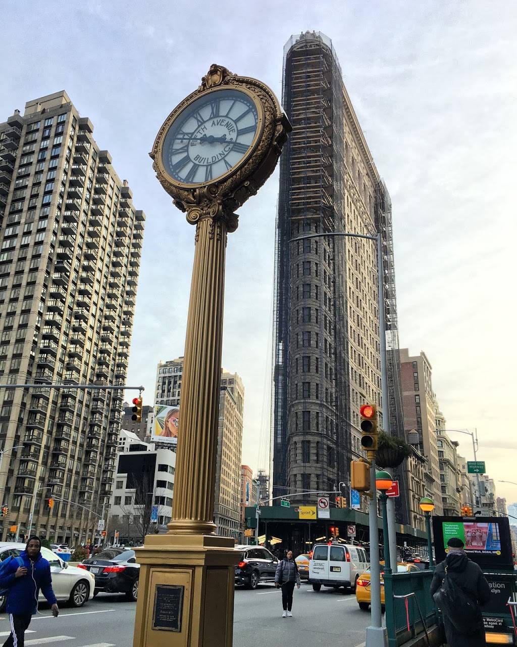 Bravo Pizza | restaurant | 360 7th Ave #5011, New York, NY 10001, USA | 2122351114 OR +1 212-235-1114