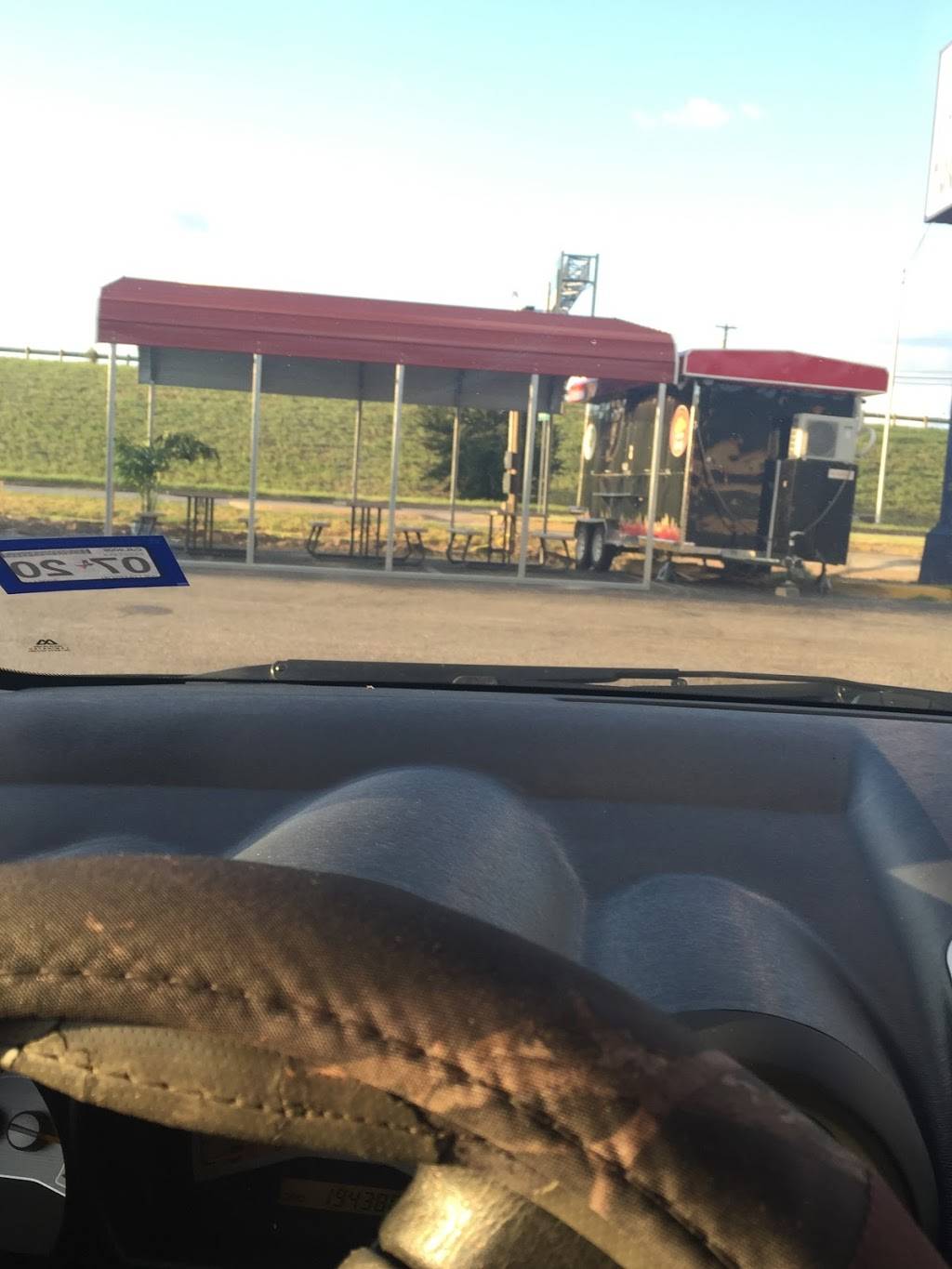 The paradise neydi and yesse | restaurant | 6305 Cameron Rd, Austin, TX 78723, USA | 5128798537 OR +1 512-879-8537