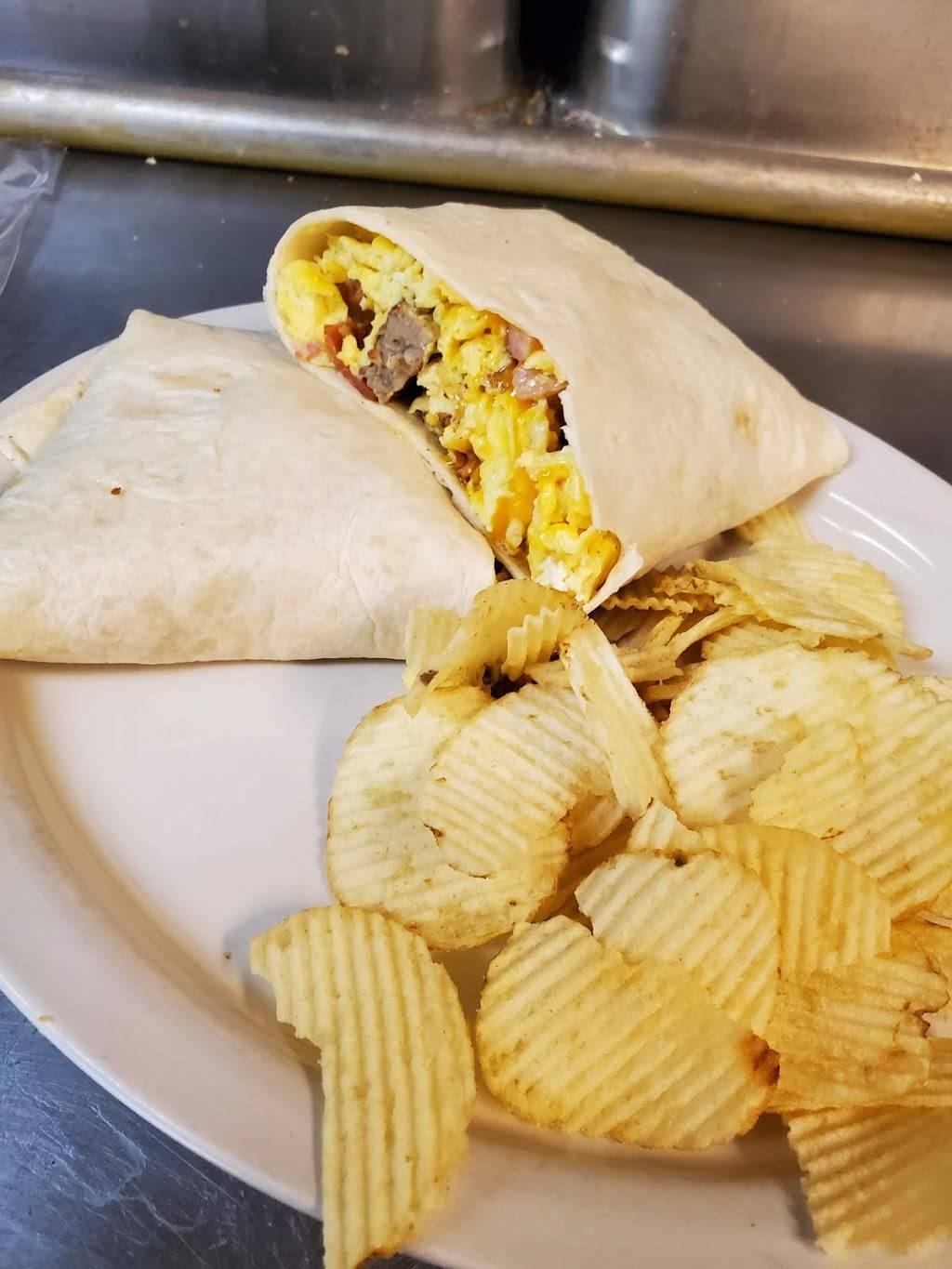 Home Plate Cafe Llc | restaurant | 804 S Main St, Shawano, WI 54166, USA | 7155263434 OR +1 715-526-3434