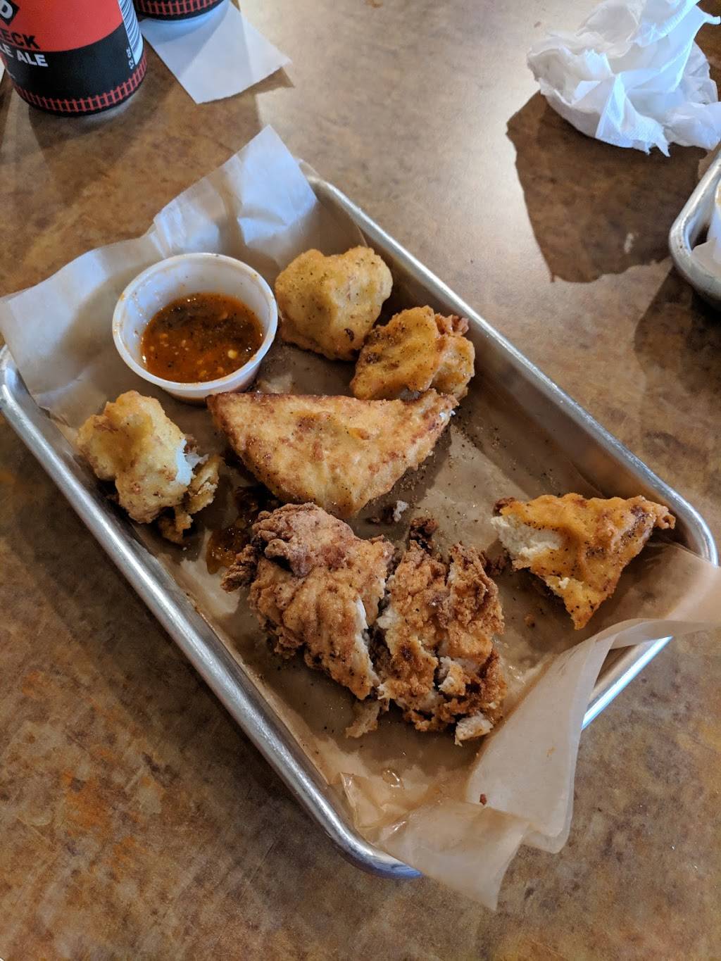 Boss Chick N Beer | restaurant | 120 Front St, Berea, OH 44017, USA | 4405327660 OR +1 440-532-7660