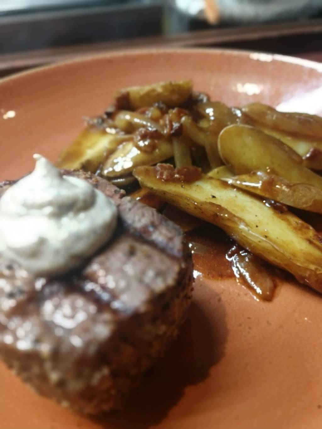 Chops Wine Bar | restaurant | 6417 W Jefferson Blvd, Fort Wayne, IN 46804, USA | 2604369115 OR +1 260-436-9115