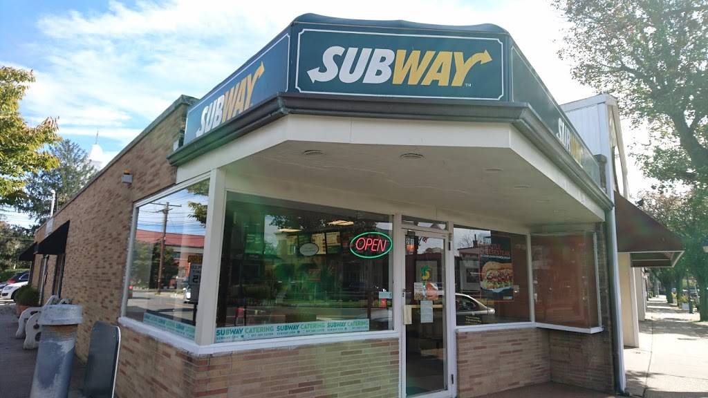 Subway Restaurants | restaurant | 201 Broadway, Amityville, NY 11701, USA | 6312643537 OR +1 631-264-3537