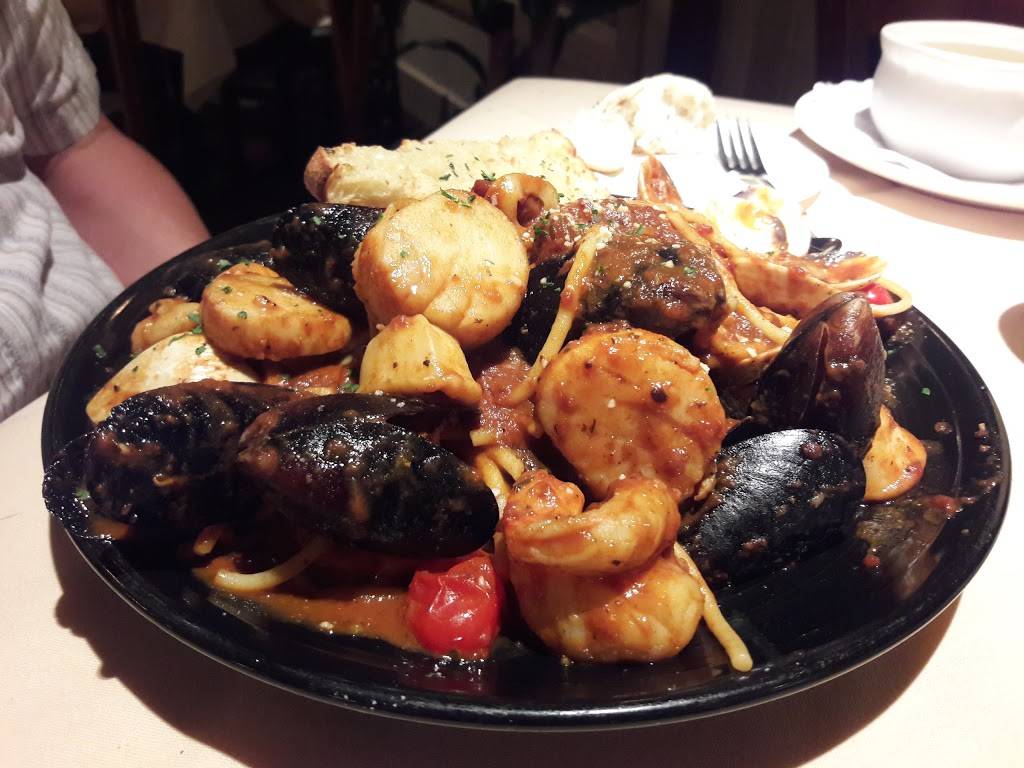 Annies Paramount Steak & Seafood House | restaurant | 500 Kent Narrow Way N, Grasonville, MD 21638, USA | 4108277103 OR +1 410-827-7103