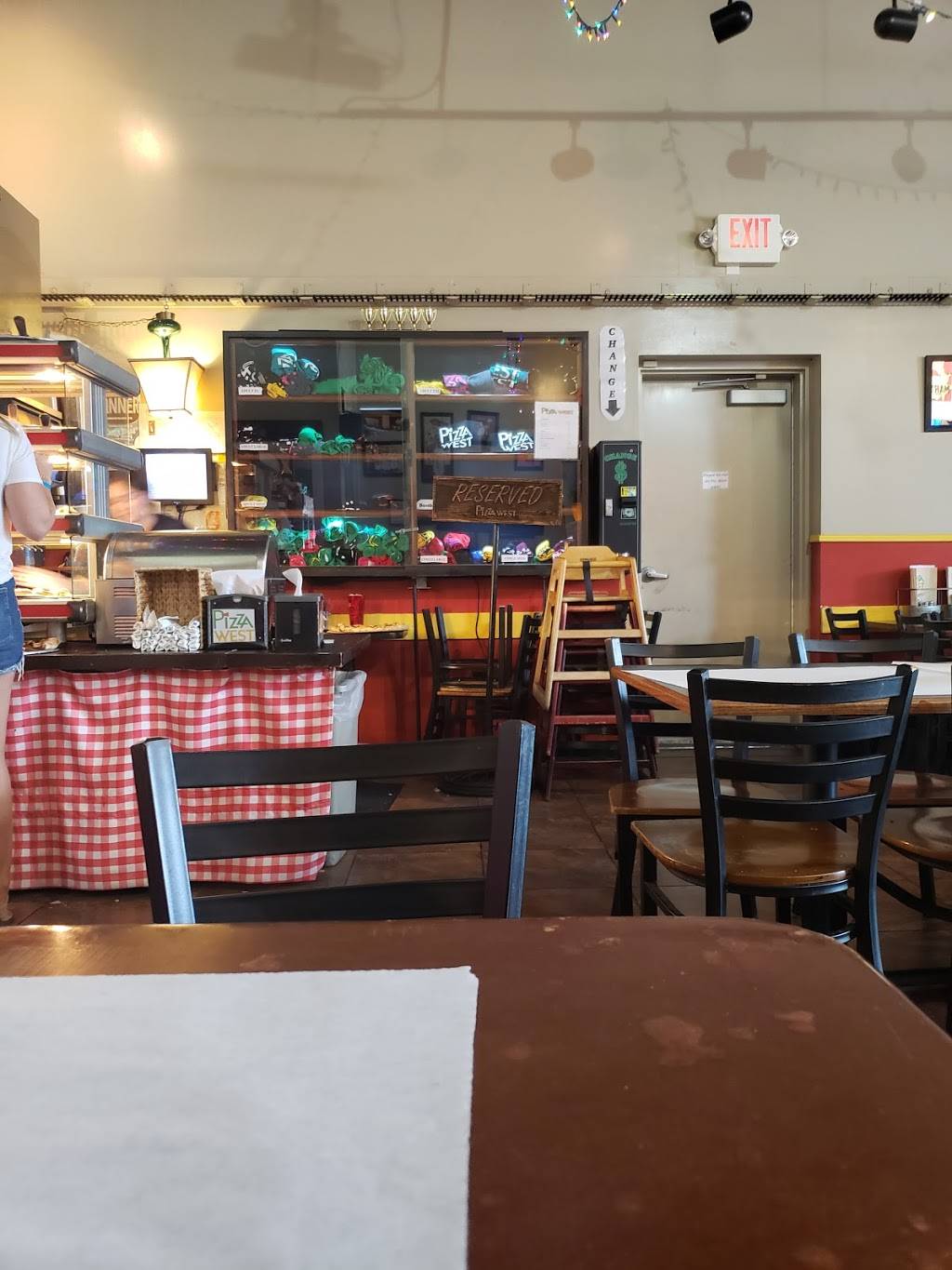 Pizza West | restaurant | 5436 Roberts St, Shawnee, KS 66226, USA | 9134229010 OR +1 913-422-9010