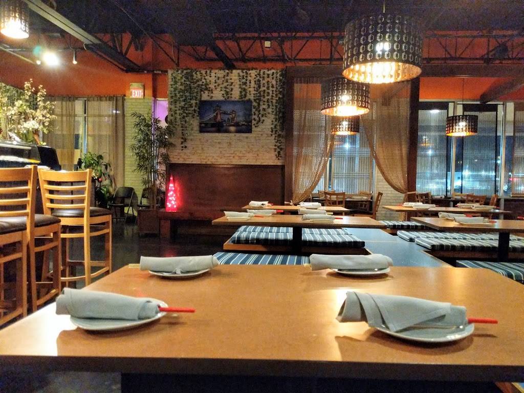 Naked Tchopstix | restaurant | 3855 E 96th St A, Indianapolis, IN 46240, USA | 3175696444 OR +1 317-569-6444