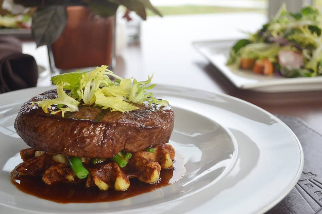 Sweetwater Restaurant & Bar | restaurant | 221 McLeese Dr, Kemble, ON N0H 1S0, Canada | 5193702173 OR +1 519-370-2173