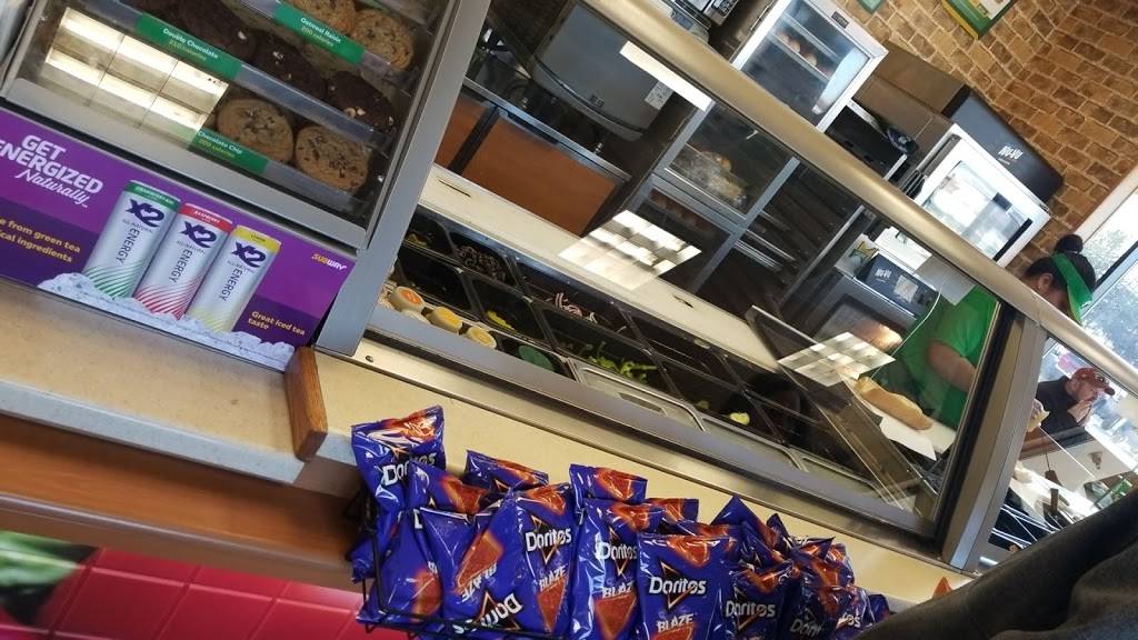 Subway | meal takeaway | 801 Northway Dr, Anchorage, AK 99508, USA | 9072786013 OR +1 907-278-6013