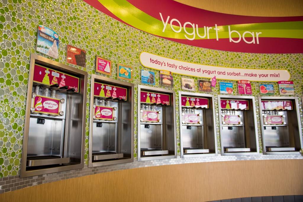 Menchies Frozen Yogurt | bakery | 205 S Santa Fe Ave, Edmond, OK 73003, USA | 4052163644 OR +1 405-216-3644