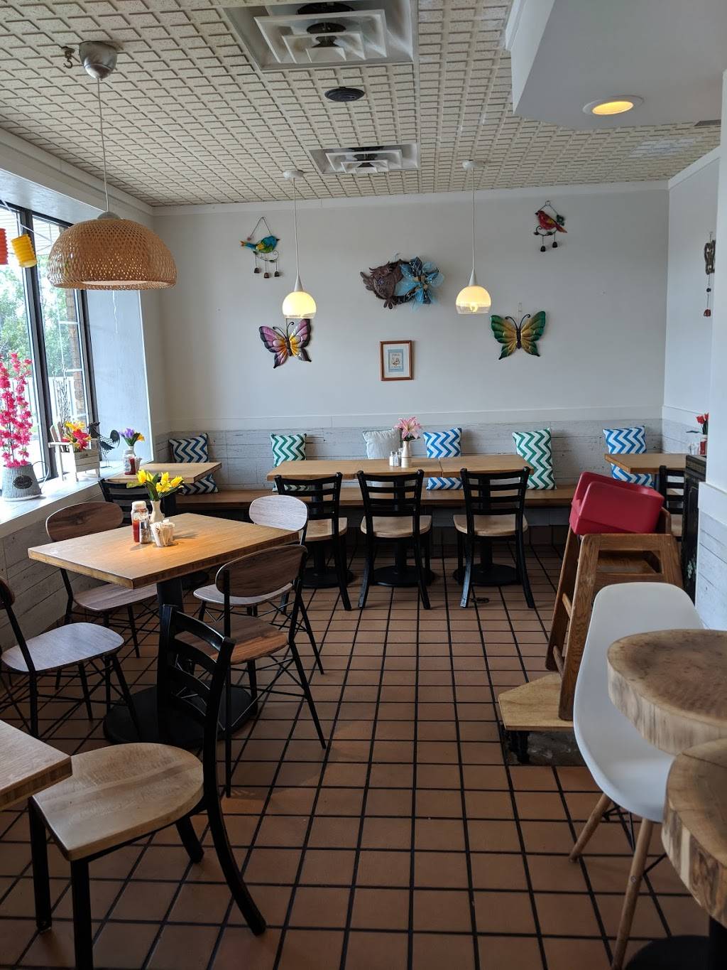 Hello Iris | restaurant | 245 Dundas St E, Waterdown, ON L0R 2H6, Canada | 9056906565 OR +1 905-690-6565