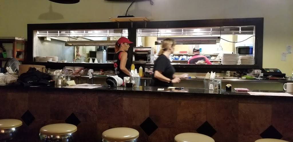 Mickeys Country Cafe | restaurant | 24487 Valley Dr, Bettendorf, IA 52722, USA | 5633595634 OR +1 563-359-5634