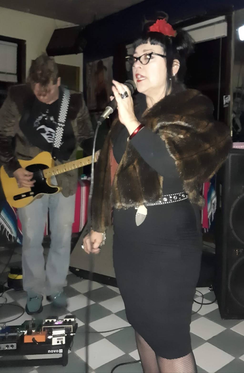 Saras Ice House | restaurant | 4003 N Main St, Houston, TX 77009, USA | 8324410078 OR +1 832-441-0078