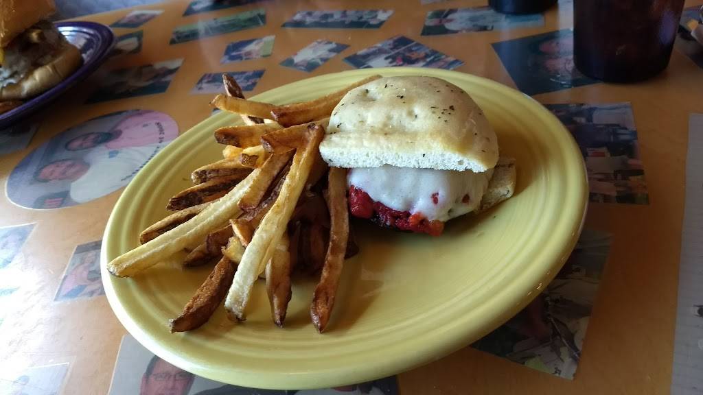 Marks Landing | restaurant | 33220 Charlton Dr, Lisbon, OH 44432, USA | 3302229507 OR +1 330-222-9507