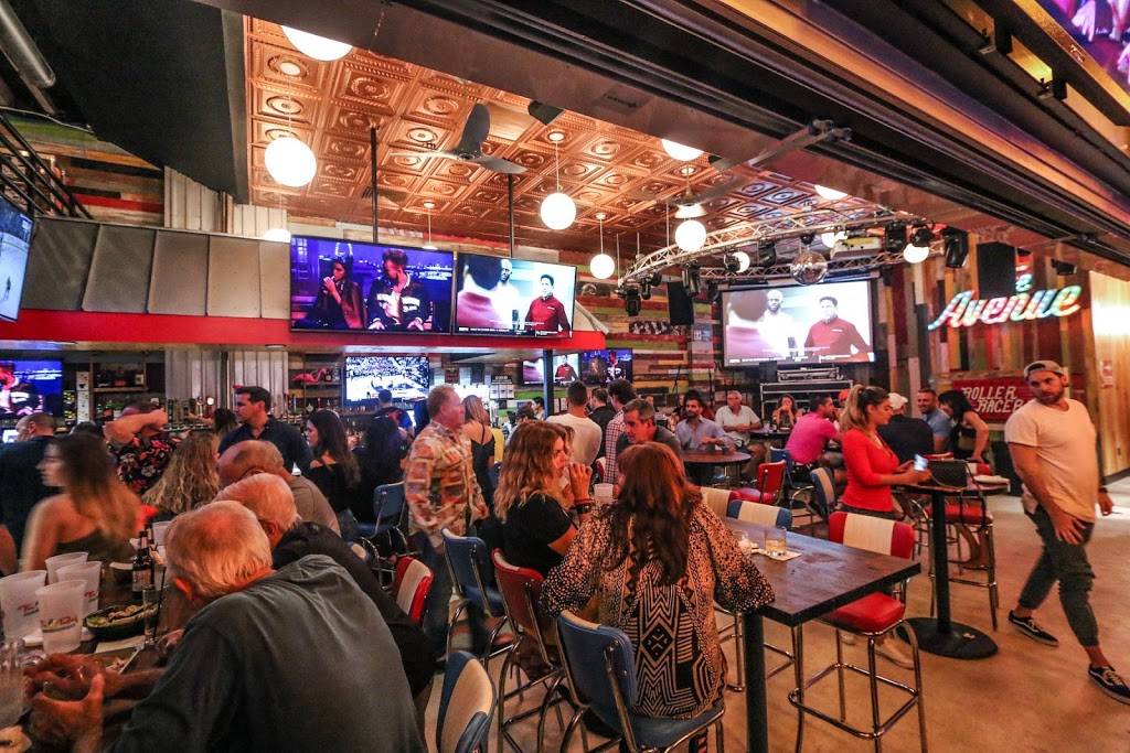 Tin Roof | restaurant | 8 E Atlantic Ave, Delray Beach, FL 33444, USA | 5612655310 OR +1 561-265-5310